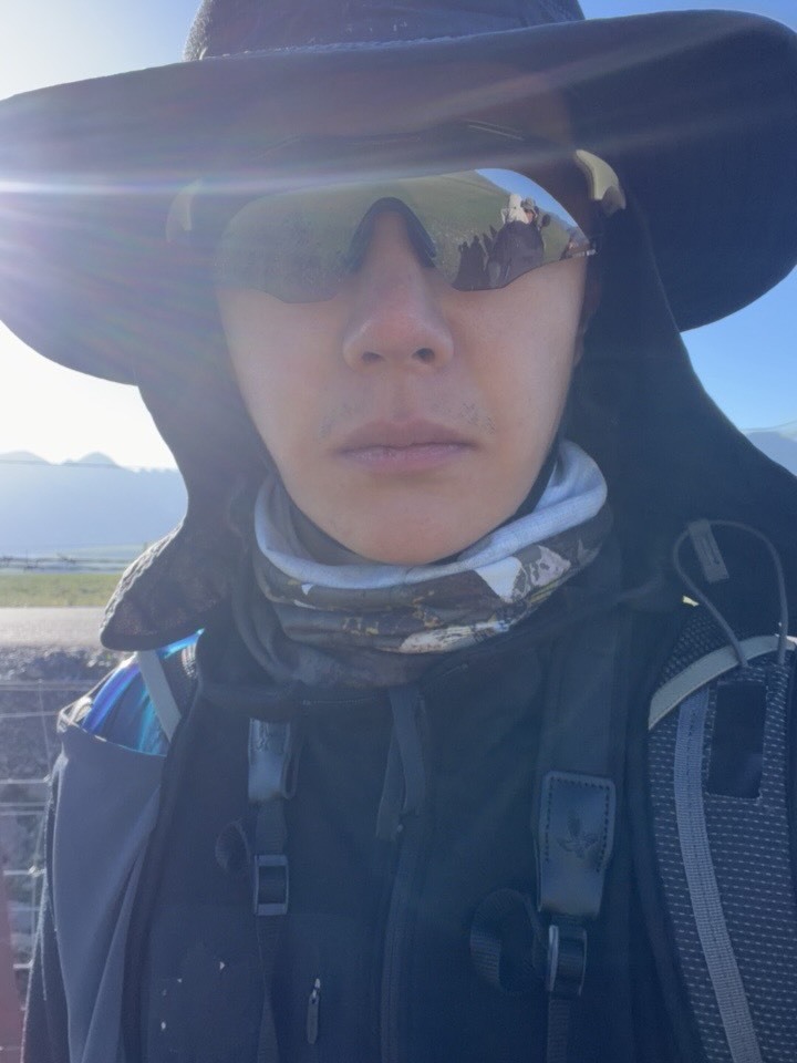 王一博野生救援官宣20260829王一博ins释出拍摄野生救援自拍照一张，时间