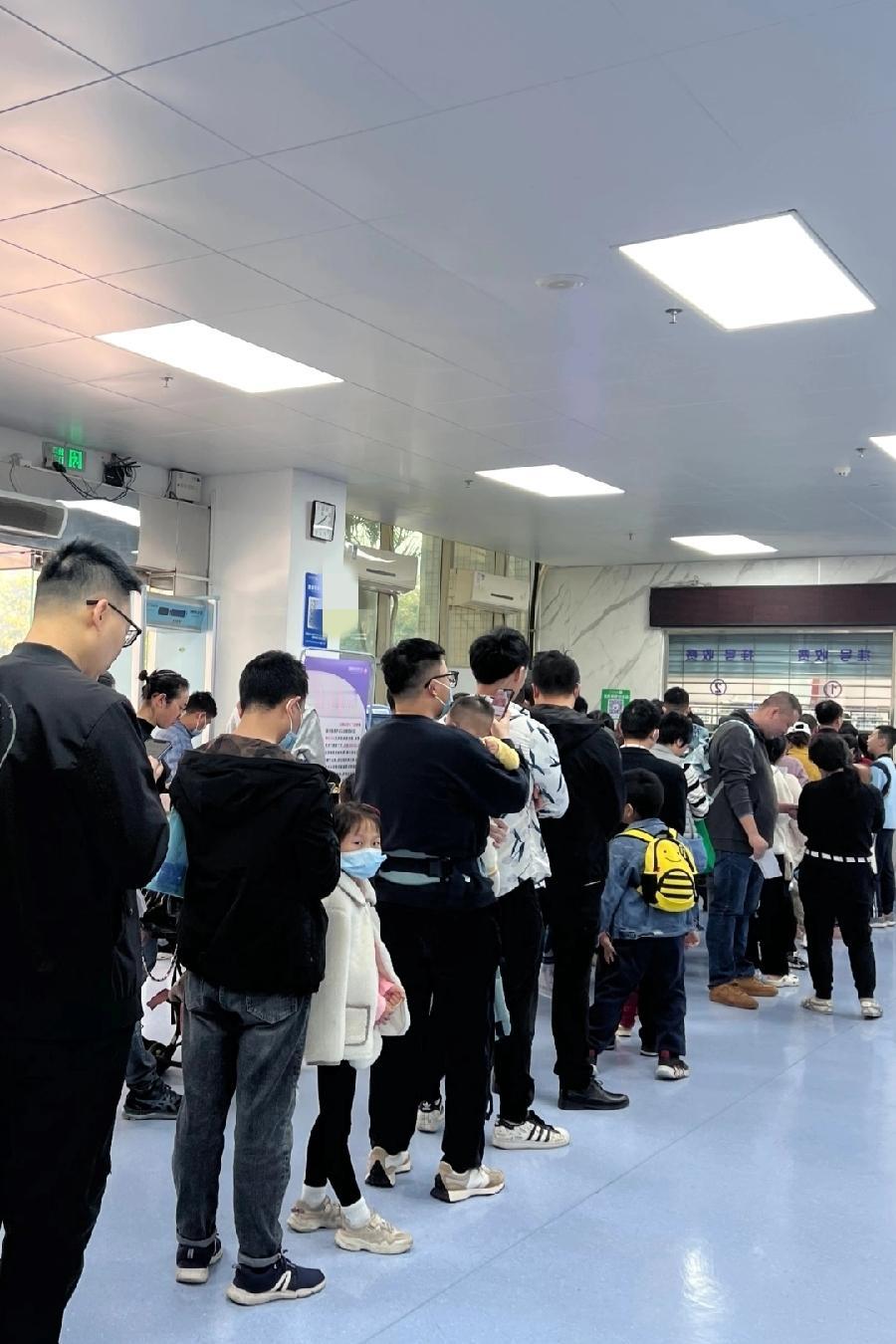 果然是出了钱好办事呀！上个星期，老妈有点咳嗽，我带她去医院做个检查，医院正好有