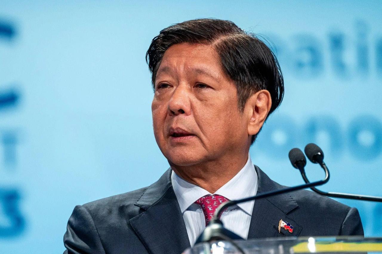 菲律宾这个跳梁小丑，终于让我们明白了一个道理：我们最大的错误，就是太文明了，我们