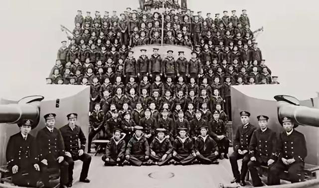 甲午海战打输后，清朝水师基本没了。清朝洋务运动搞了三十来年，好不容易攒出亚洲第