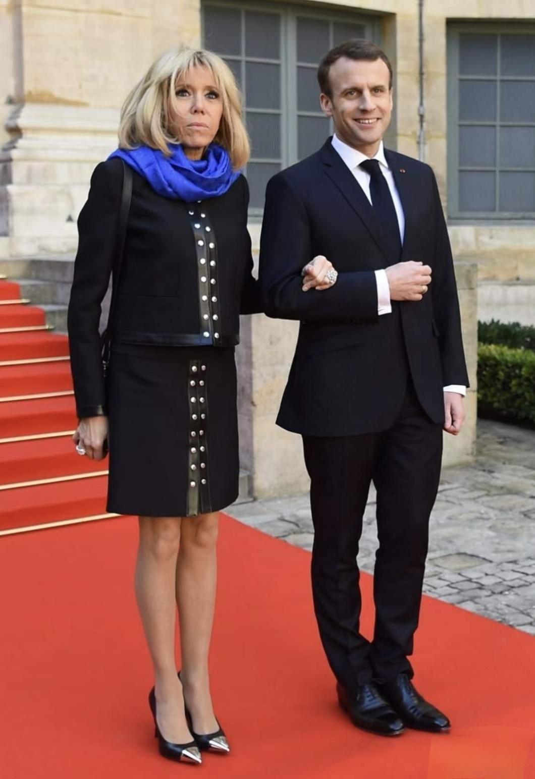 马克龙快卸任了，大家最关心的却是他老婆法国总统马克龙的好日子，快到头了。