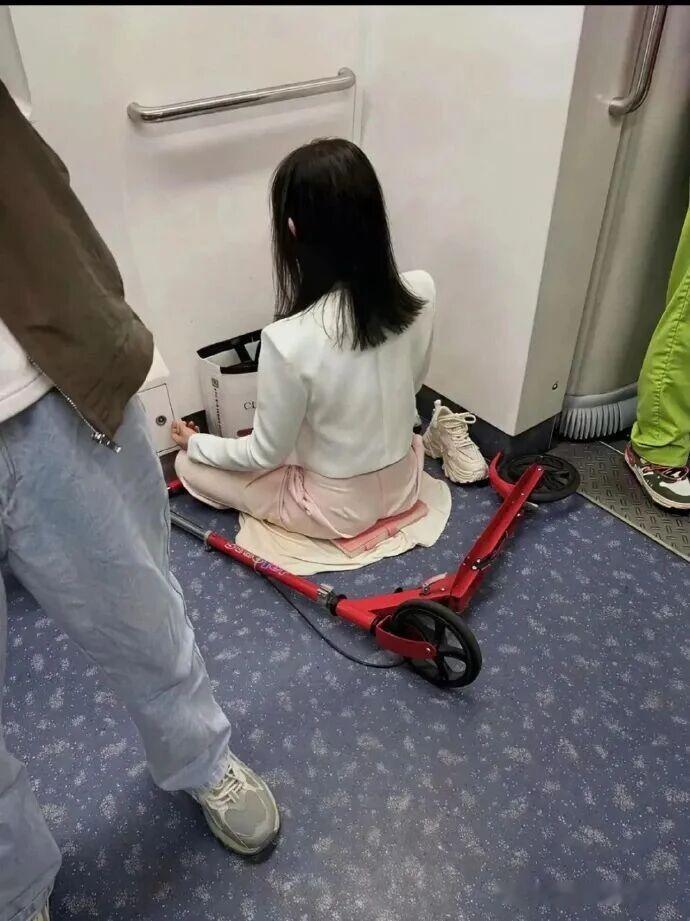 妹子这是修仙吗