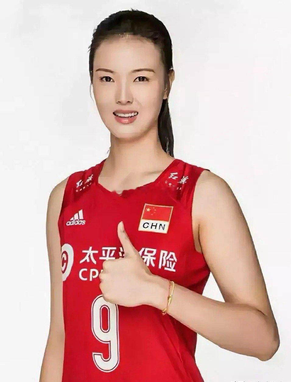 “排坛女神”张常宁这辈子活的真精彩！1.两届全运会女子排球冠军。2.两届中国女排
