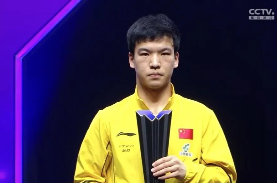 向鹏再迎“证明之战”，能否“双杀”雨果？多哈世乒赛刚刚结束，雨果虽然夺得亚军，