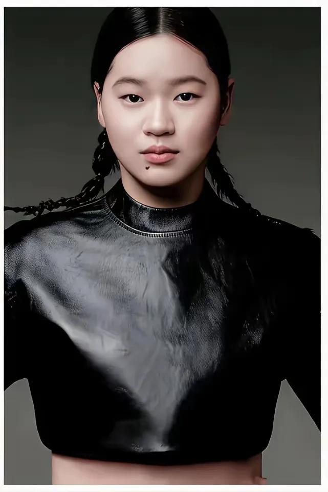 体育界的“全红婵定律”真的太神了！不管她拿没拿冠军，只要在场就是焦点。就说《人物