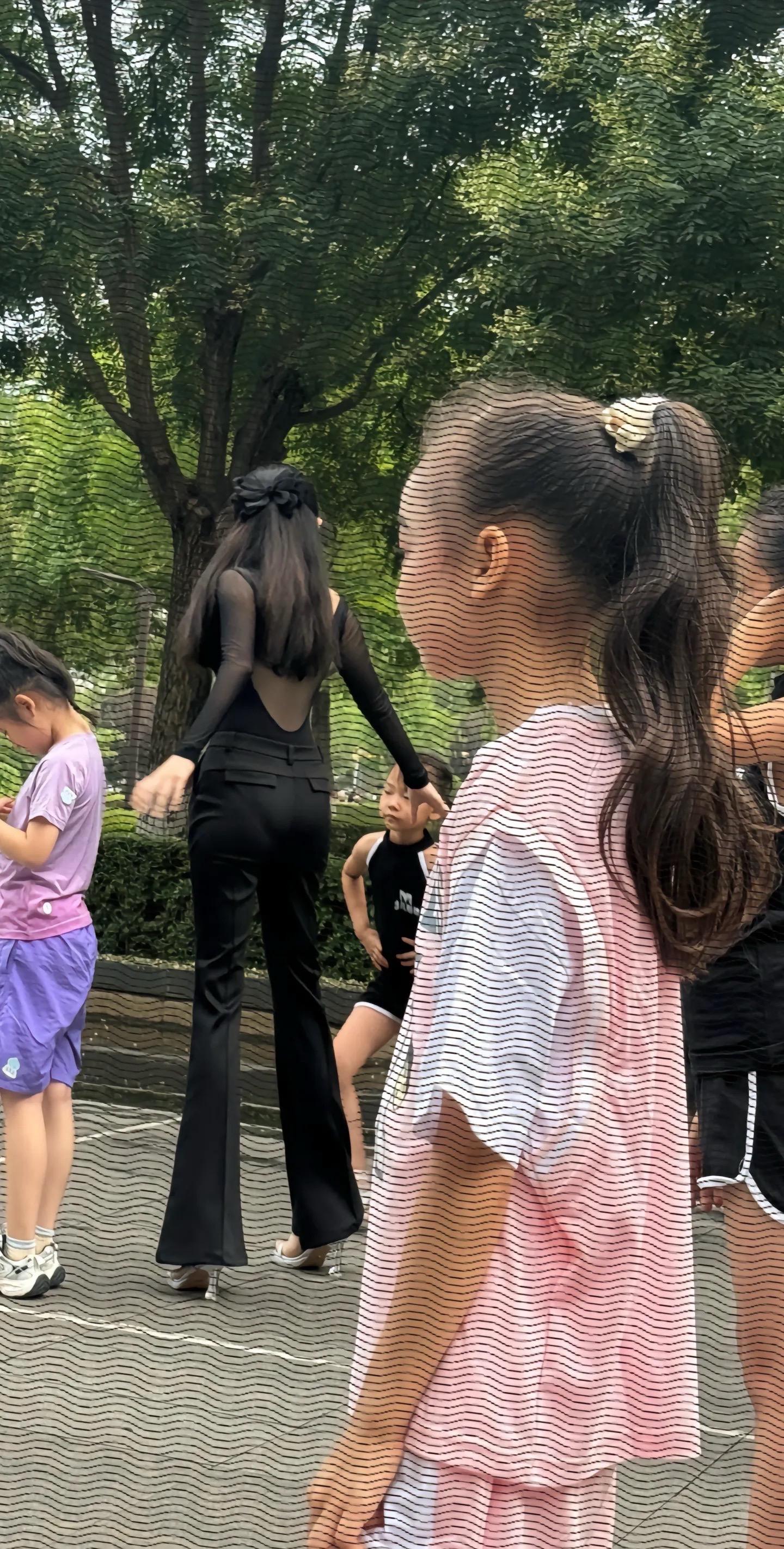 这样的身材就不用看脸了