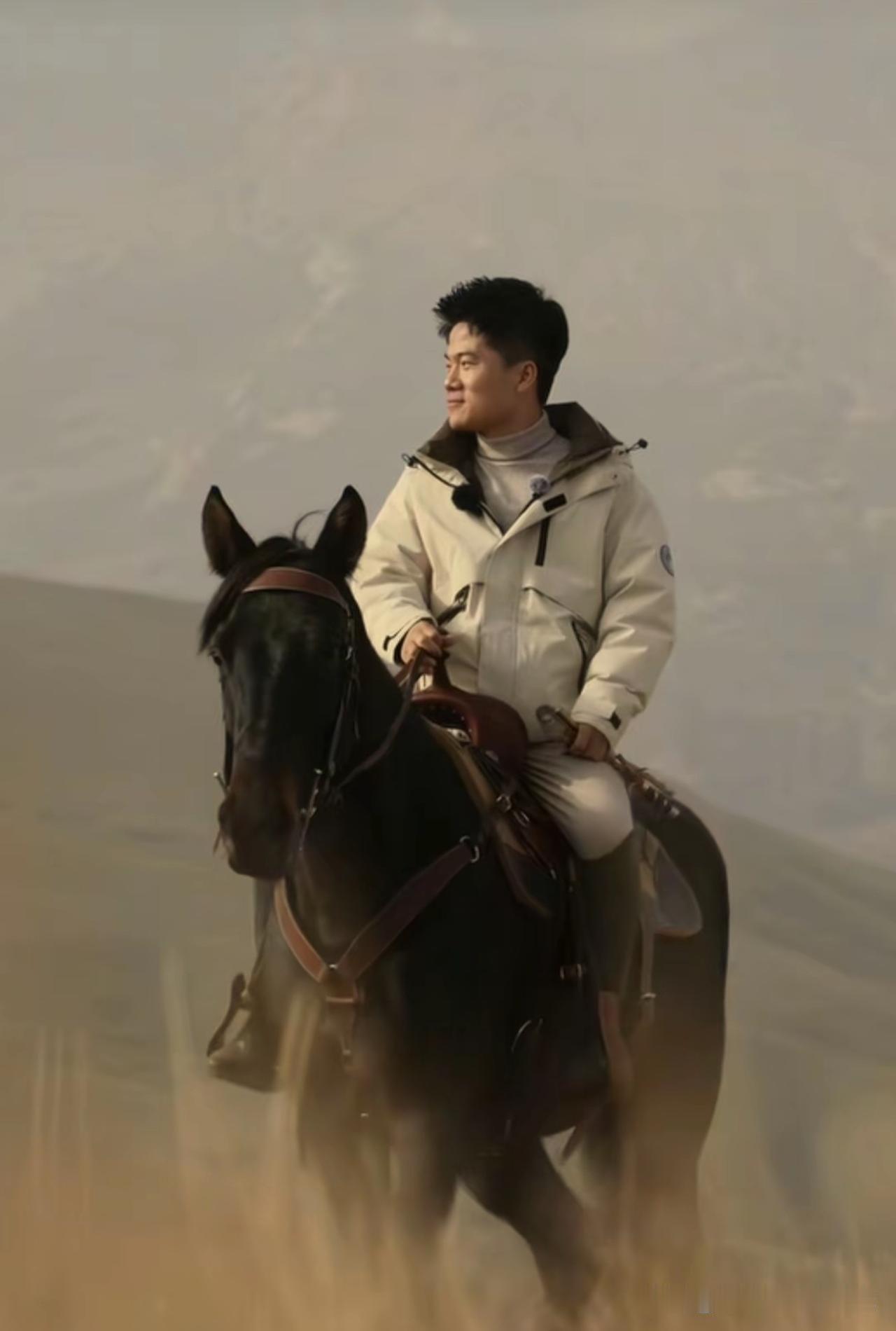 有人问：“一个老师，带货对不对？”在他看来，董宇辉带货，是对社会和民生的冲击，富