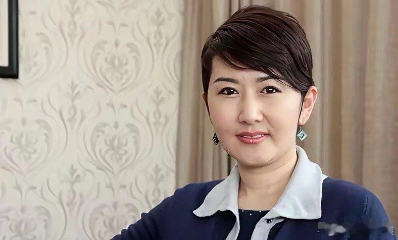 哪里来的脸，蒙古国外长声称支持菲律宾南海权益。蒙古国女外长巴特策策格跑到菲律宾马