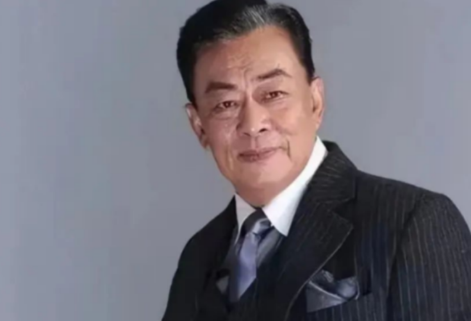 1984年，王诗槐离婚后，和有智力残疾的儿子相依为命，一天朋友告诉他一个消息