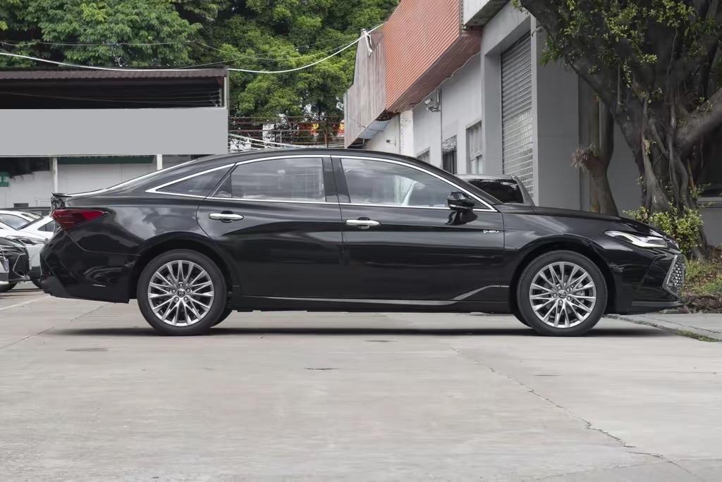 亚洲龙和RAV4，哪个好？一台是轿车，一台是SUV，这个不好比呀，看自己的需求