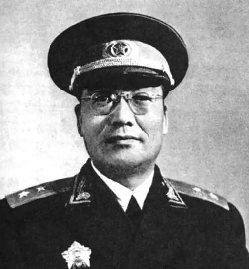 1960年，被特赦后的李仙洲被周恩来亲自接见，临别时，周总理问他：“你有什么要求