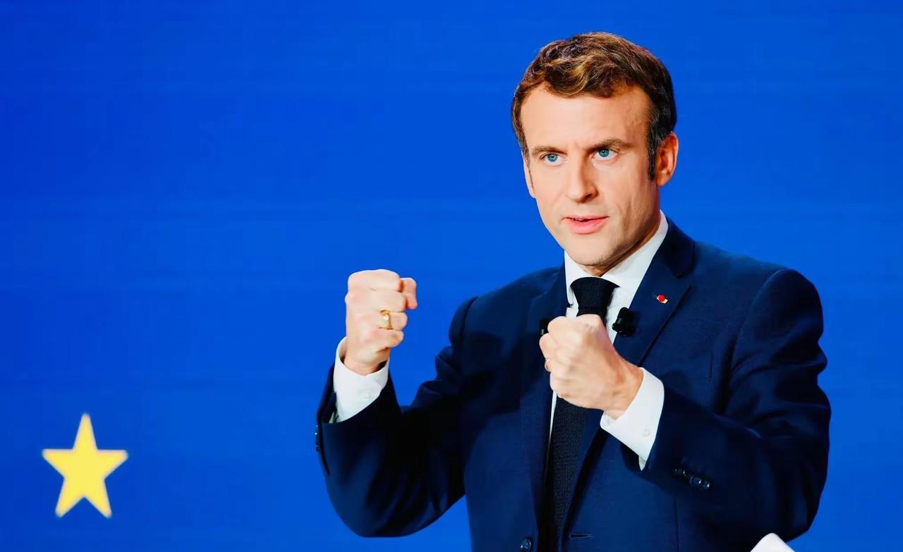 快讯！快讯！​据法国媒体报道，法国总统马克龙公开表示，美国虽然是老牌强国，但现