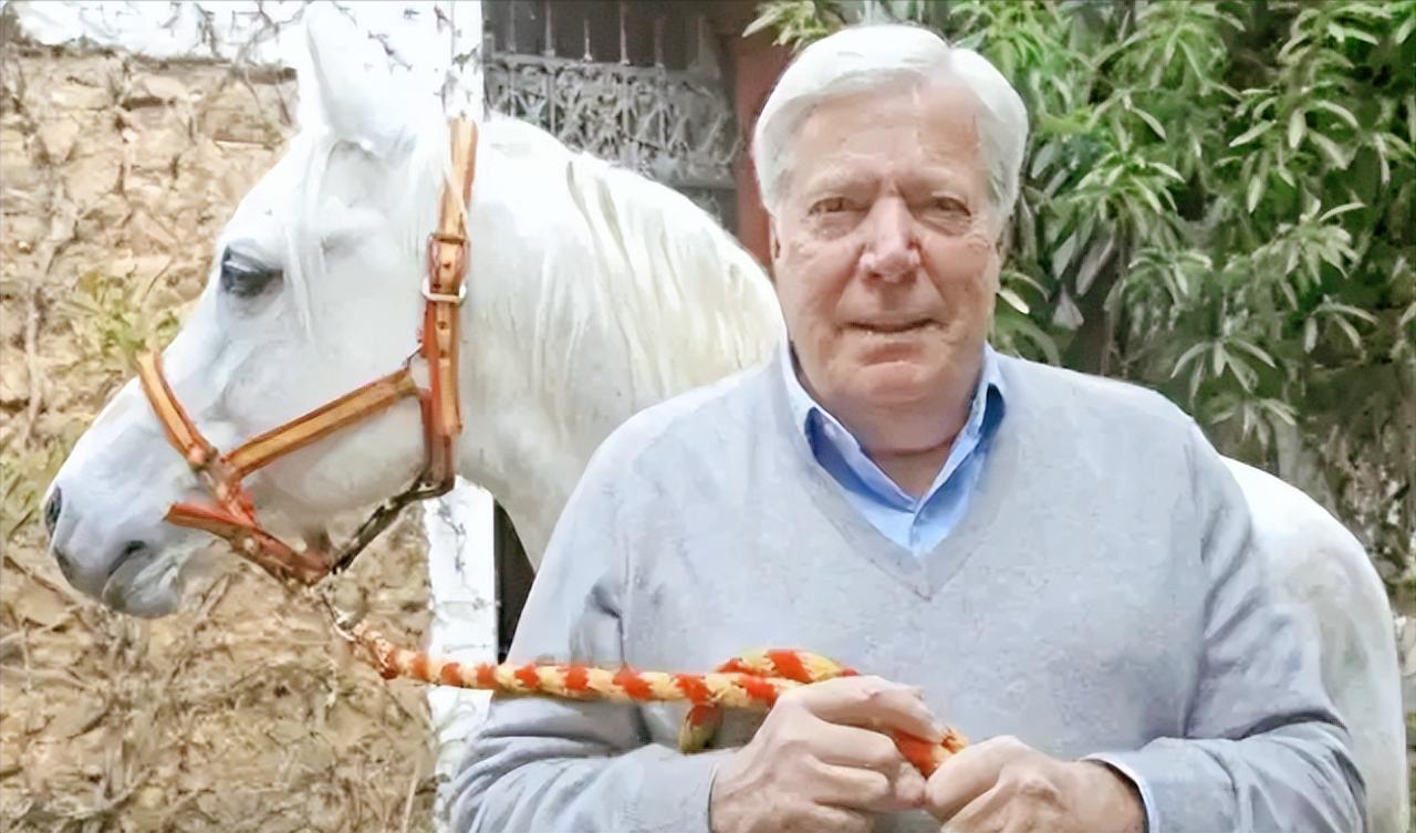 这剧情比电视剧还魔幻！爱马仕第五代继承人，手里攥着半个奢侈品帝国的大佬，居然被自