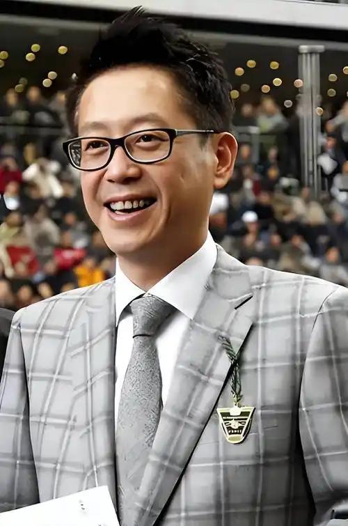 2018年，坐拥420亿财富的香港船王之后许世勋去世，外界都在等待，等待他的独子