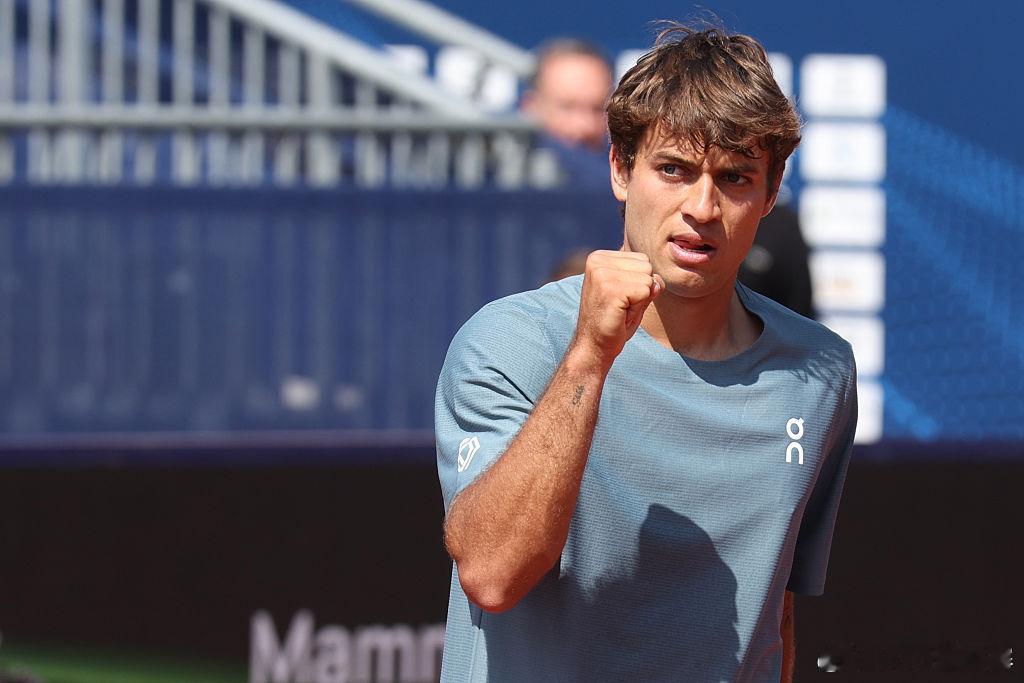 科博利拿下首盘🔥ATP500慕尼黑公开赛半决赛，科博利首盘以6-3获胜，大比