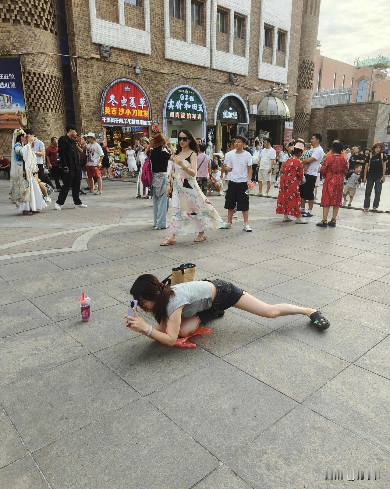 眼里只有景色，心无旁骛，才是真正的摄影爱好者！