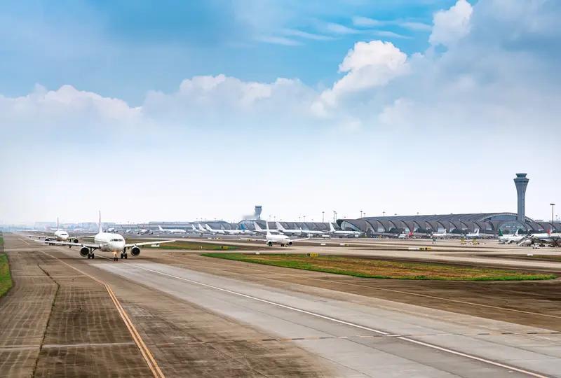 又一个8000万级机场诞生，就是广州白云国际机场！这可是具有里程碑意义的时刻，标