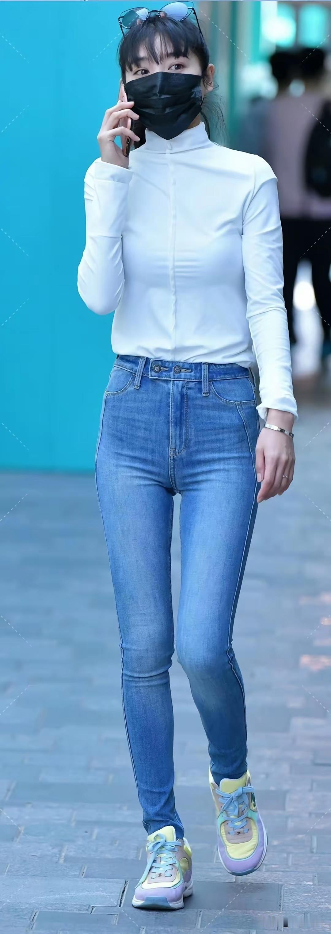 街拍时尚女郎穿搭街拍高清美女性感高雅气质美女大长腿