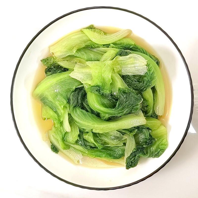 之前踩过节食减肥的大坑，连续一个月每天只吃水煮菜加一个鸡蛋，掉了12斤之后直接整