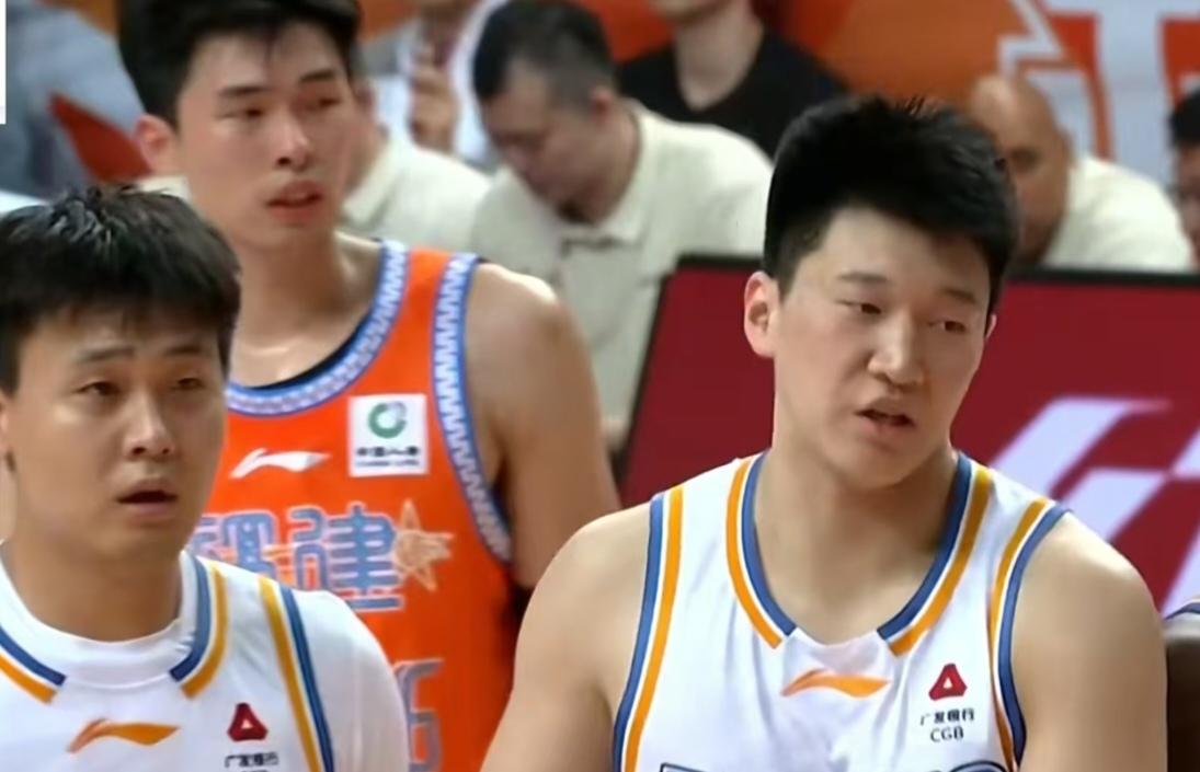 北京男篮遭遇大冷门，这一战，彻底看清四个人：1，赵睿，已经不是北京后场第一核心