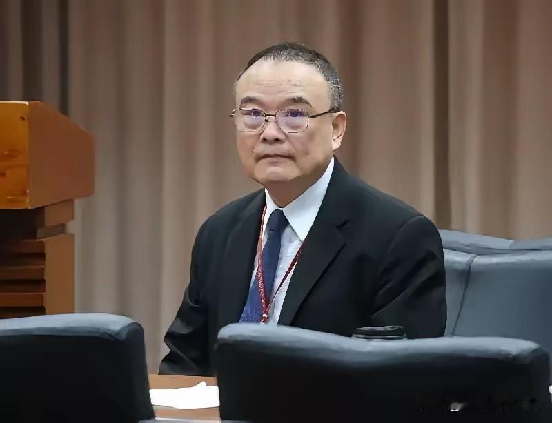 台北故宫院长萧宗煌叫嚣，“故宫文物是在“中华民国”执政时带来到台湾的，属于“中华