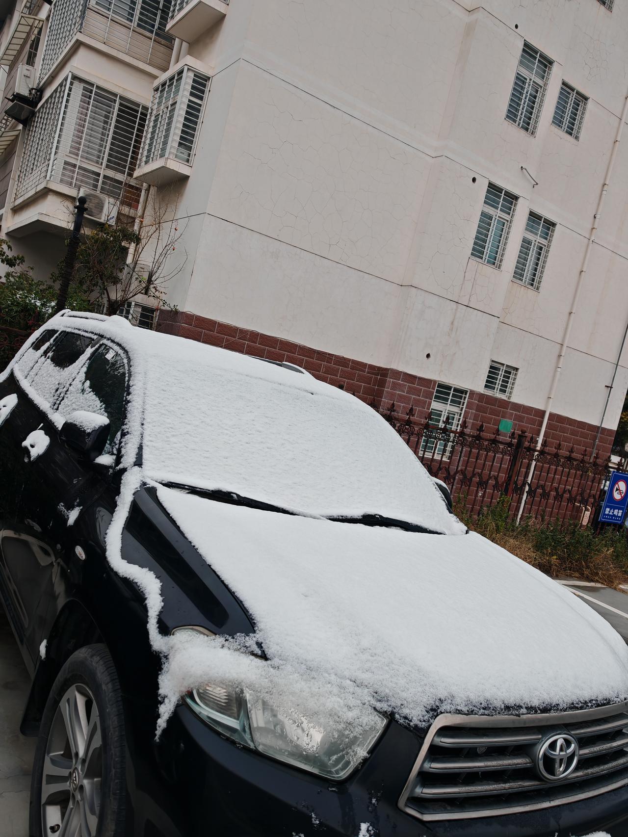 我觉得最淡定从容的一句话是“人生除了生死，其他都是小事。不管遇到什么烦心事，都不