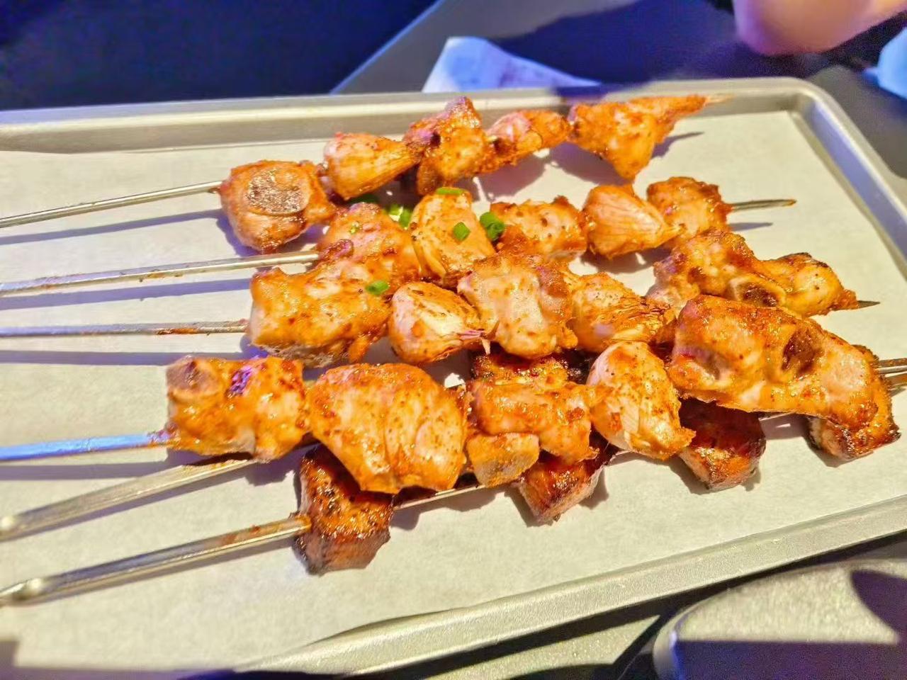 美味烤串，香气扑鼻，色香味俱全！