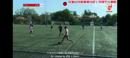 万项如今已是前场名副其实的多面手。中路能组织，左路能突破，右路也能策应，前场各处