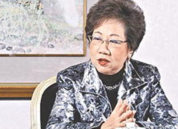 这段时间台湾绿营的舆论圈，正悄悄发生一件比蓝营炮轰更戳人的事。两个从绿营体系里熬