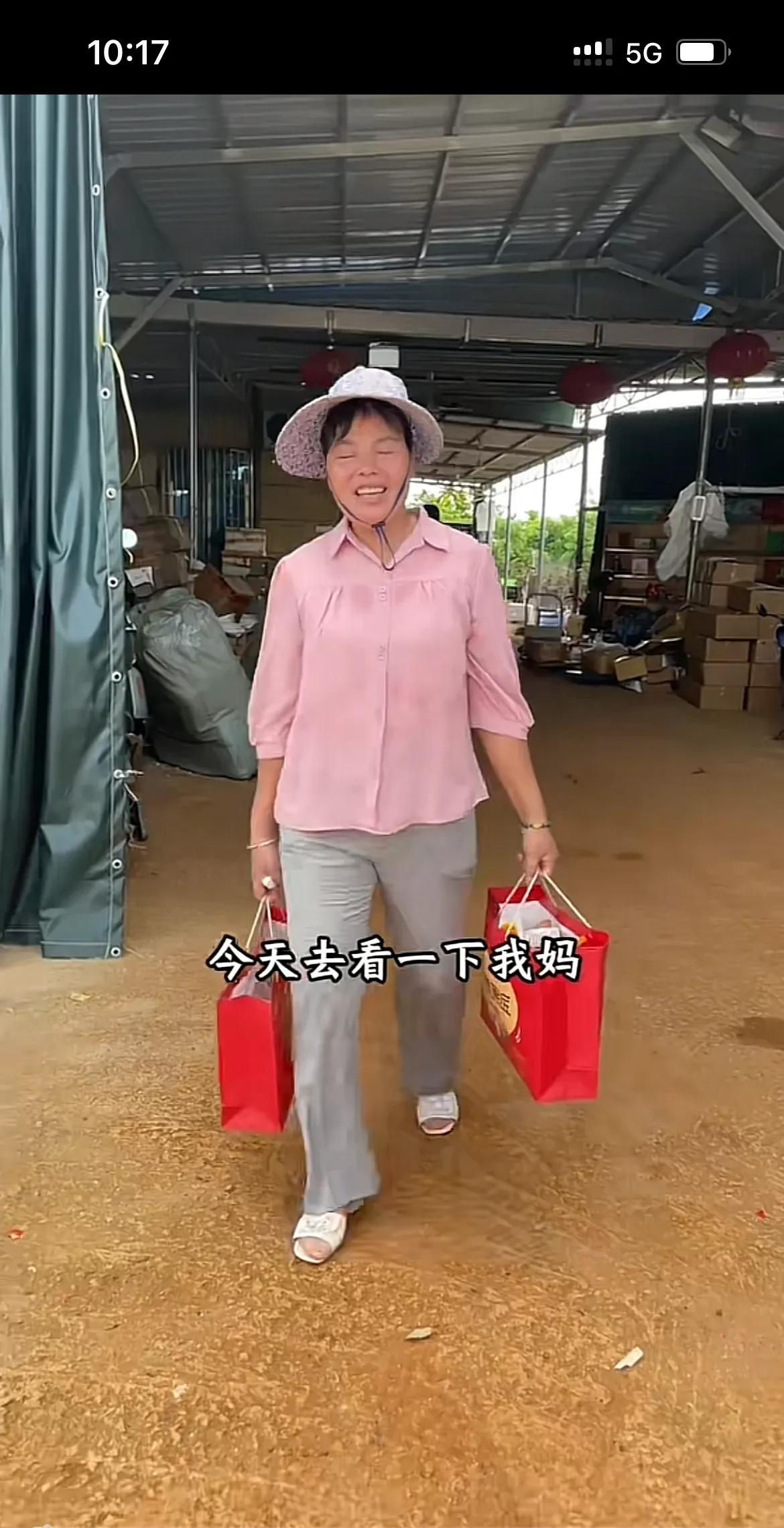 全红婵家都建别墅了，外婆家还是老旧房子，婵妈又开始拍视频卖穷，希望网友看看她们的