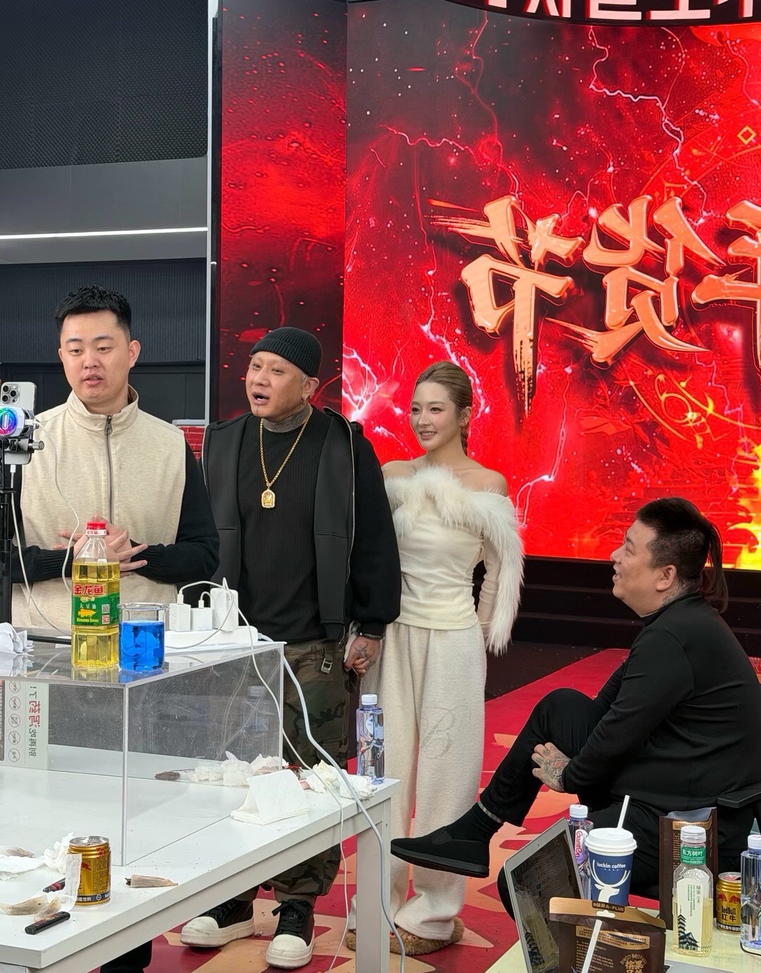 杜凤夸方丈了：今天真棒！👏🏻