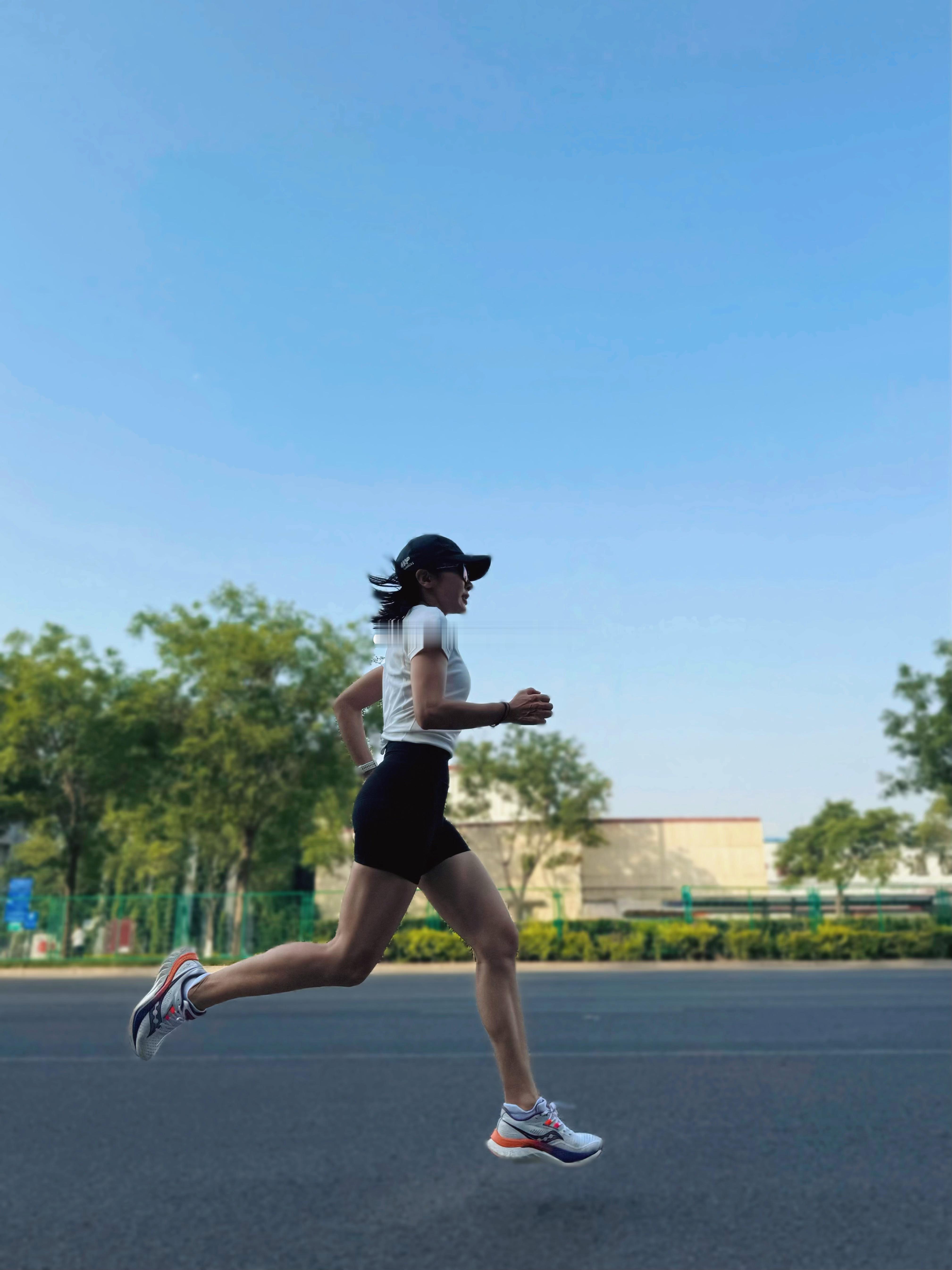 晨跑5.20km➕力量训练跑步打卡520加点甜因热爱上场健身打卡晨跑​