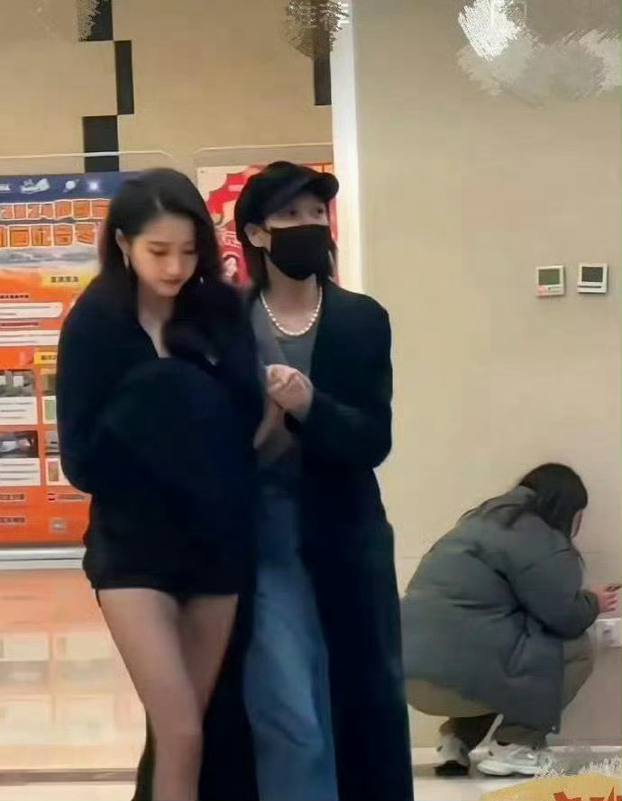 为什么关晓彤穿这么短的裙子也没有人觉得她在擦边关晓彤已到最佳赏味期