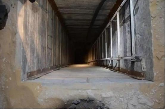 谁建的？加沙地下隧道总长度估计超过500公里，部分深入地下50米，部分地段铺设轨