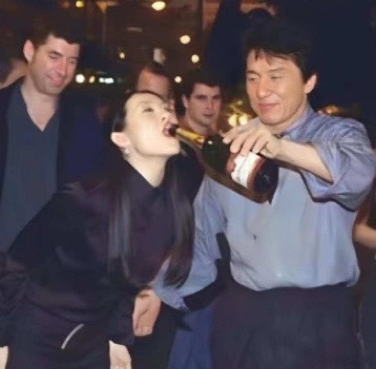 这大概是章子怡，最想删除的一张照片吧？​​​