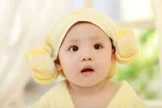 宝妈注意: 当宝宝有这3种表现时, 说明妈妈母乳不足了