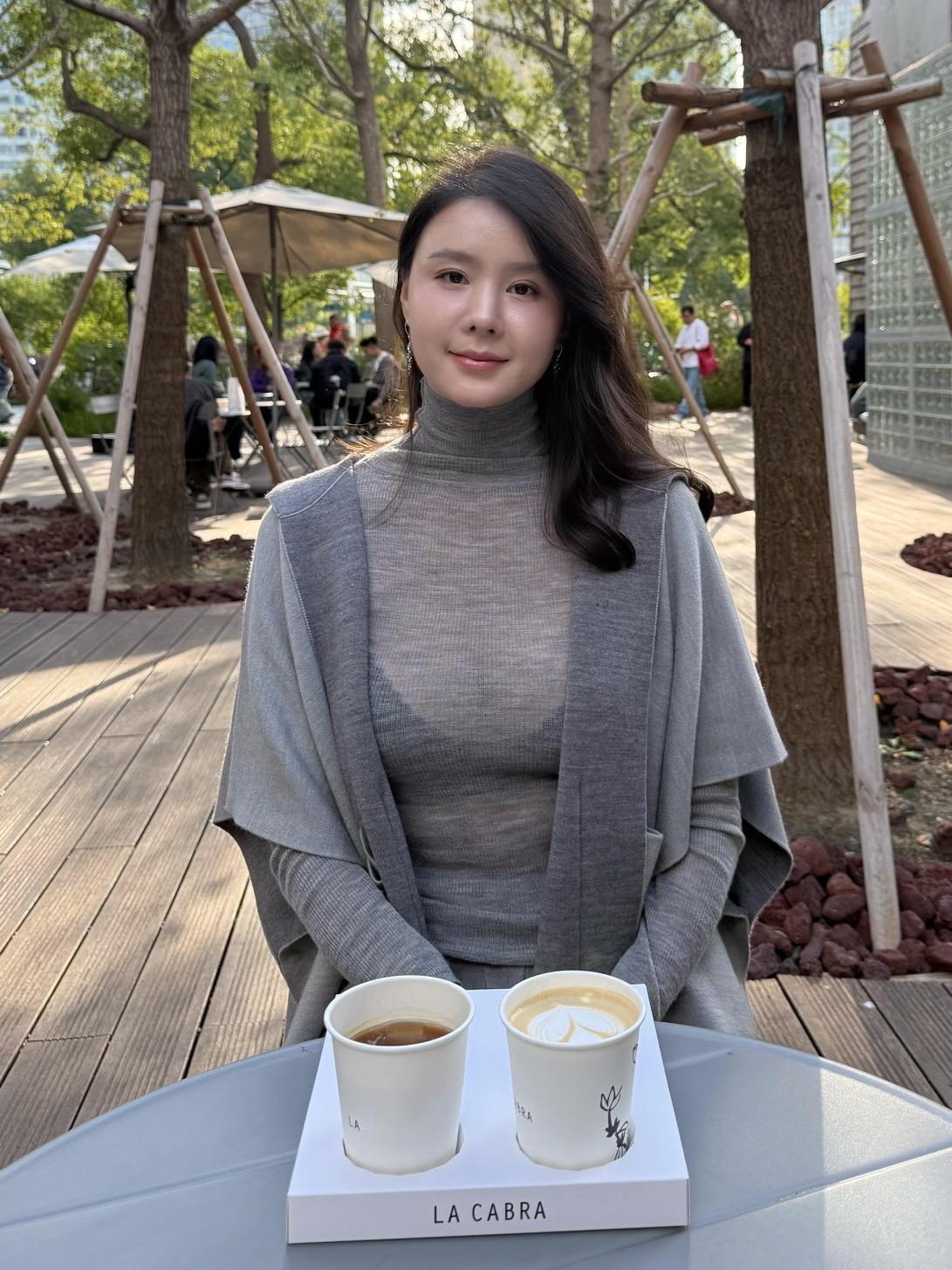 只要天气好，一定会逛公园。碰巧去了上海的咖啡节，走马观花地看了一圈什么也没