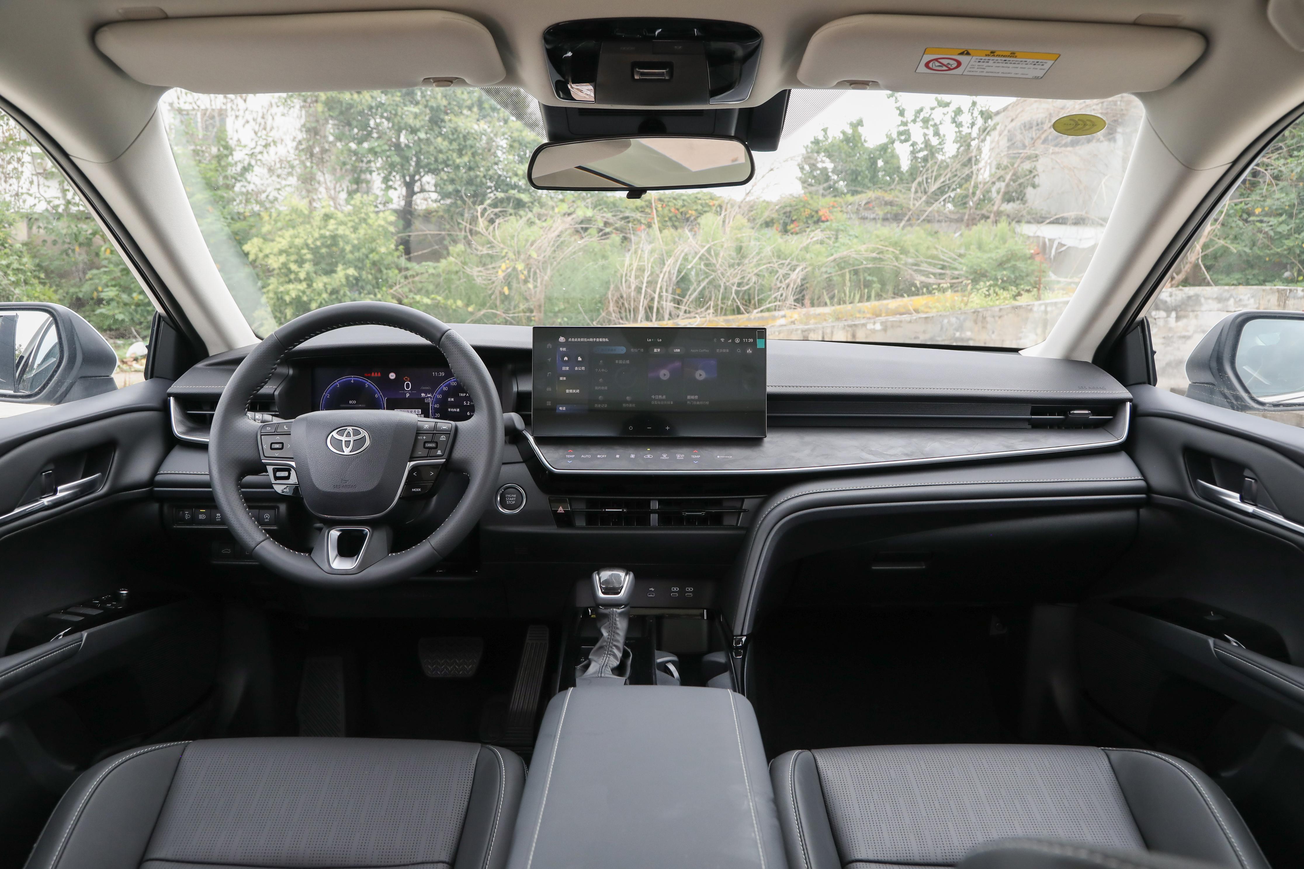 家人们，要是手里有10-15万打算买车，你会选啥车呢？今天咱就来唠唠雅阁和凯美瑞这两辆车。