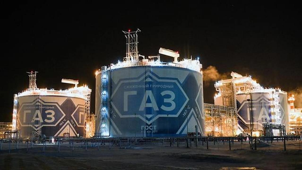 欧盟计划彻底断掉俄罗斯天然气，不管是管道天然气还是液化天然气，都断掉。欧盟理事