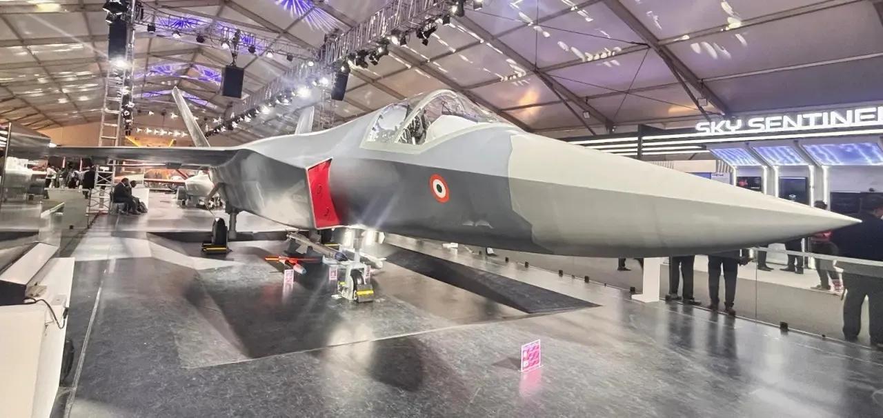 俄罗斯极力向印度推销苏-57E隐身战斗机，为此还拍胸脯承诺，如果印度采购苏-57