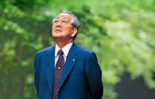 1997年，身价200亿的稻盛和夫被查出胃癌，医生警告：“必须马上手术”。谁知，