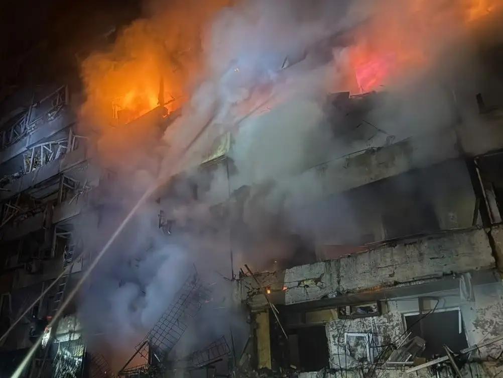 当地时间14日，乌克兰首都基辅市市长克利奇科发布最新灾情通报称，俄军袭击基辅杰斯