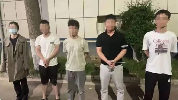 可气又可喜！我一直认为武汉风平浪静，每天在稳健发展，没想到竟然存在“黑暗”的一面