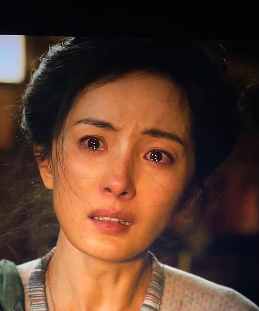 杨幂背后一定是有高人指点吧不然她怎么会走这样一条路作为一线女明星，她竟然不