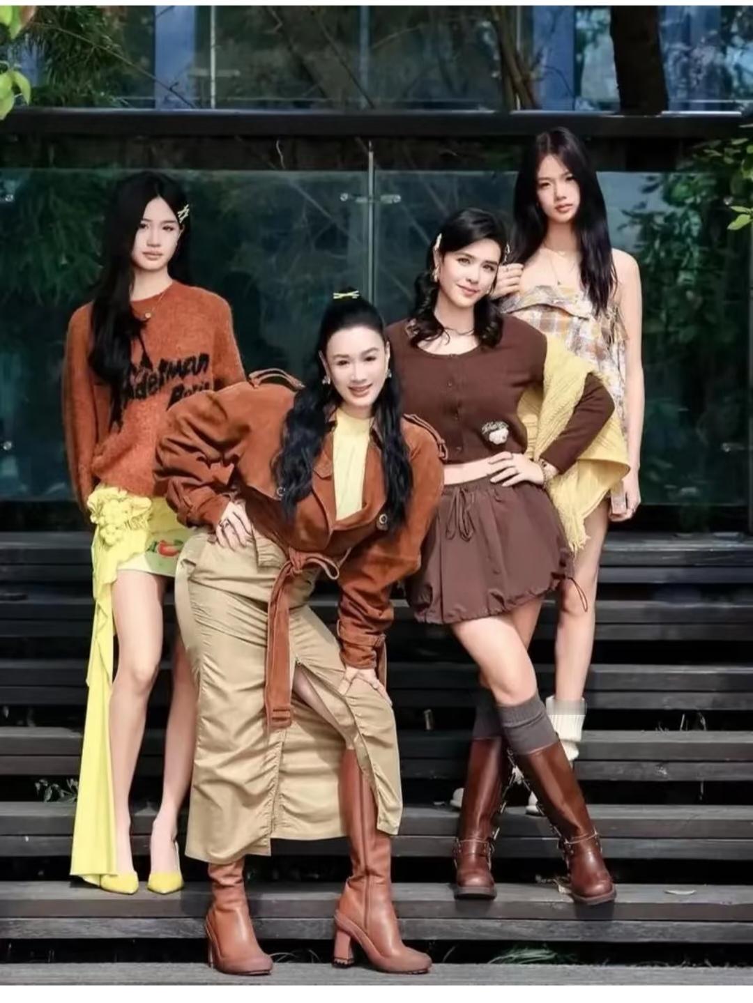 这张照片，让我最羡慕的是她的老公，有个貌美的媳妇，还有三个这么漂亮的女儿。