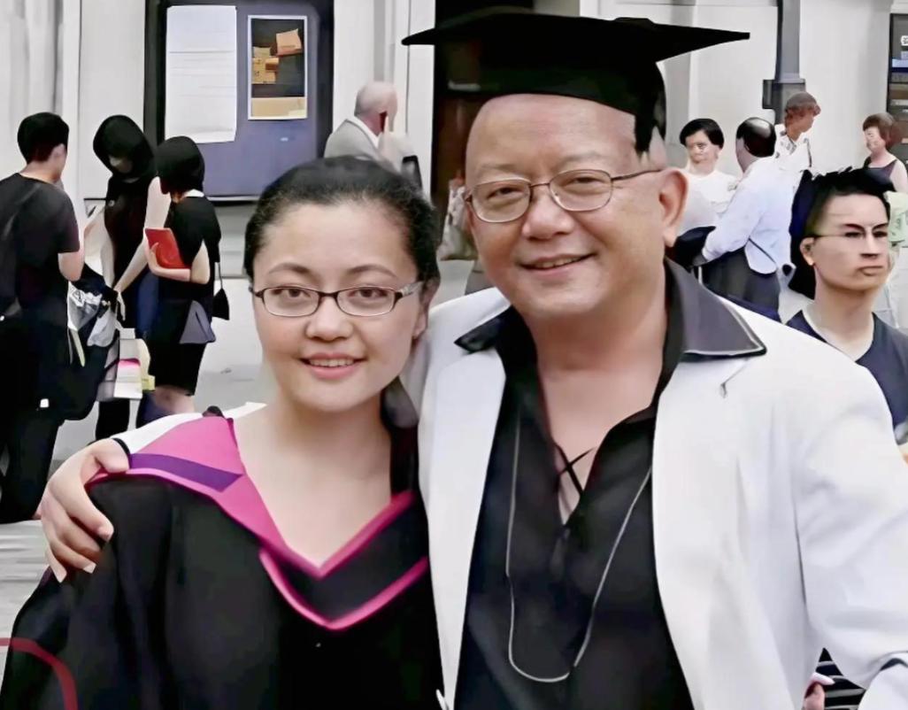 王刚花200万送女儿出国留学，没想到她却要嫁给老外，王刚极力反对，不料老外却说：