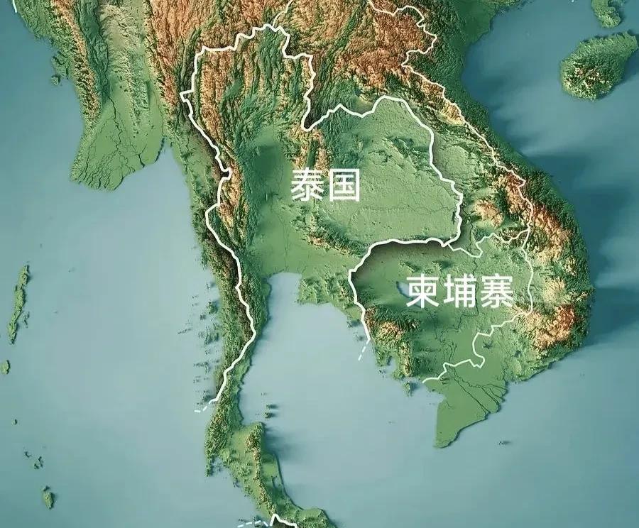 柬埔寨和泰国这两国家，半斤对八两，国家体制都是前现代性的。柬埔寨尽管是君主立宪