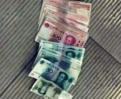 贵州，孙某倒霉透顶，在家门口捡到5350元现金，等失主报警找来后痛快归还。本以为