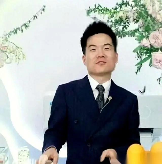 我跟你讲个事儿，最近一帮供应商，组团去投诉董宇辉。你没听错，不是消费者投诉，是卖