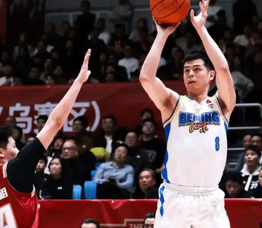 北汽队可是真窝囊，联赛第四打一个联赛第八，就拿了66分！一看比赛，许利民的救世